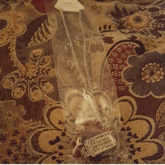 NWOT Doctor Who Silver Tardis Necklace - Picture 2 of 2